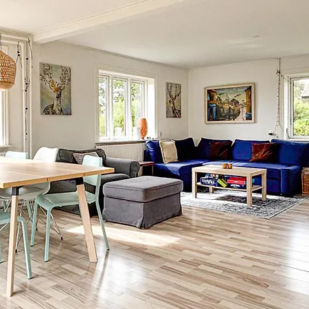 2 Bedroom Awesome In Feriehus *