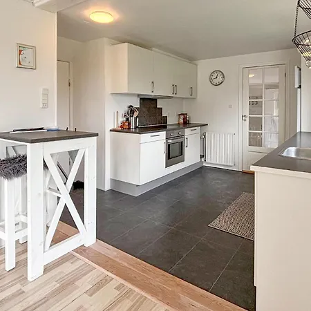 2 Bedroom Awesome In Feriehus *